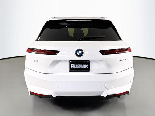 2026 BMW iX xDrive60