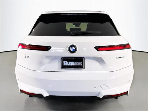 2026 BMW iX xDrive60