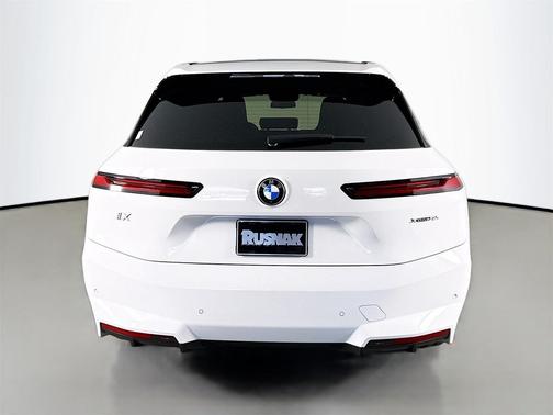2026 BMW iX xDrive45
