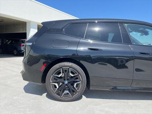 2025 BMW iX xDrive50