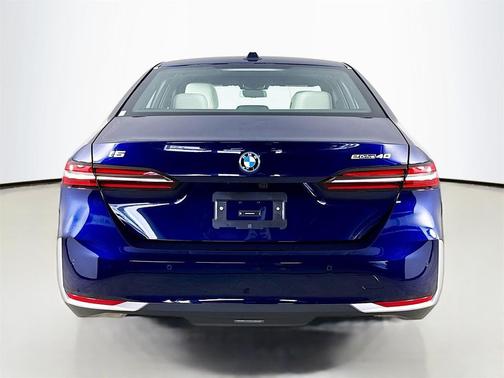 2025 BMW i5 eDrive40