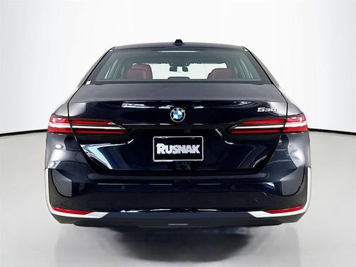 2025 BMW 530 530i