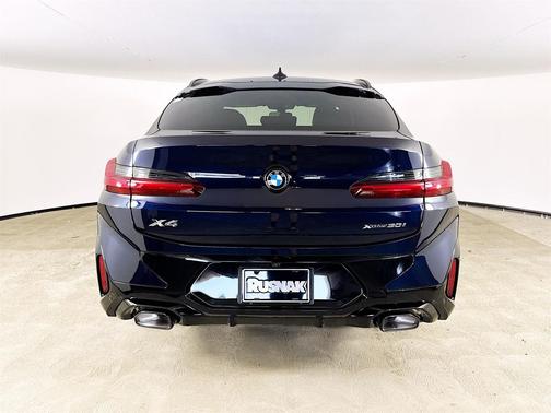 2025 BMW X4 xDrive30i