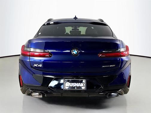 2025 BMW X4 xDrive30i