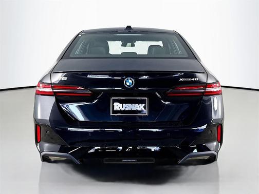 2026 BMW i5 xDrive40