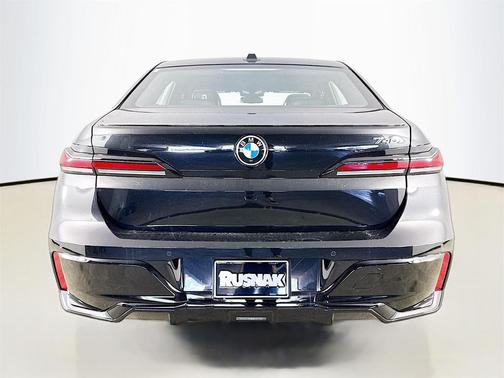 2026 BMW 740 i