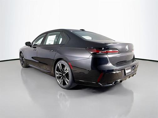 2026 BMW 740 i
