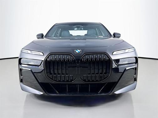 2026 BMW 740 i