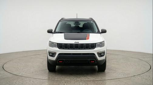 Bright White Clearcoat 2025 Jeep Compass Trailhawk