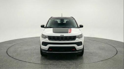 Bright White Clearcoat 2025 Jeep Compass Trailhawk