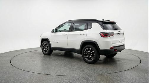 Bright White Clearcoat 2025 Jeep Compass Trailhawk