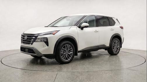 Everest White Pearl Tricoat 2026 Nissan Rogue SV