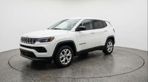 Bright White Clearcoat 2025 Jeep Compass Latitude