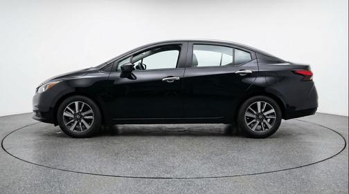 Super Black 2025 Nissan Versa 1.6 SV