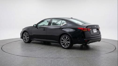 Super Black 2025 Nissan Altima SV FWD