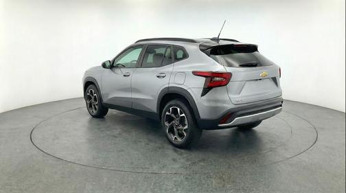 Sterling Gray Metallic 2025 Chevrolet Trax LT