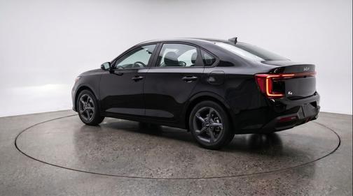 Aurora Black Pearl 2025 Kia K4 LXS