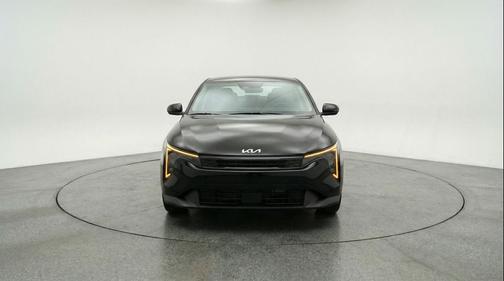 Aurora Black Pearl 2025 Kia K4 LXS