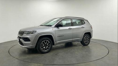 Silver Zynith Metallic Clearcoat 2025 Jeep Compass Trailhawk
