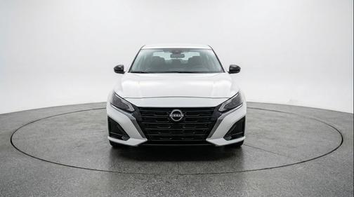 Glacier White 2025 Nissan Altima SV FWD