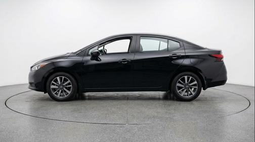 Super Black 2025 Nissan Versa 1.6 SV