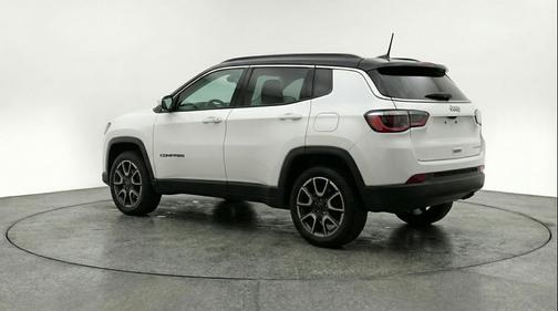 Bright White Clearcoat 2025 Jeep Compass Trailhawk
