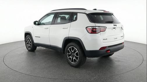 Bright White Clearcoat 2025 Jeep Compass Trailhawk