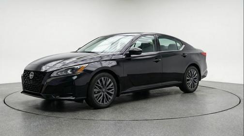 Super Black 2025 Nissan Altima SV FWD