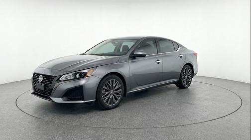 Gun Metallic 2025 Nissan Altima SV FWD