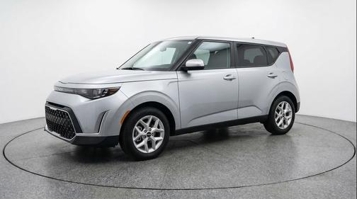Steel Gray 2025 Kia Soul LX
