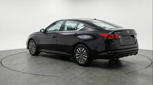 Super Black 2025 Nissan Altima SV FWD
