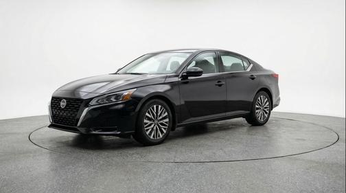 Super Black 2025 Nissan Altima SV FWD