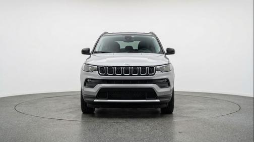 Silver Zynith Metallic Clearcoat 2025 Jeep Compass Limited