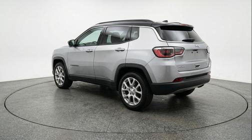 Silver Zynith Metallic Clearcoat 2025 Jeep Compass Limited