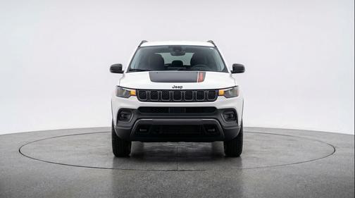 Bright White Clearcoat 2025 Jeep Compass Trailhawk