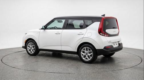 Snow White Pearl 2025 Kia Soul LX