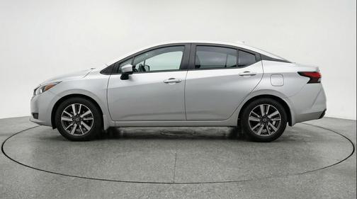 Brilliant Silver Metallic 2025 Nissan Versa 1.6 SV