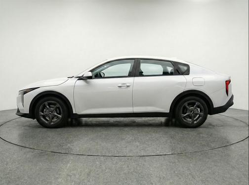 Snow White Pearl 2025 Kia K4 LXS