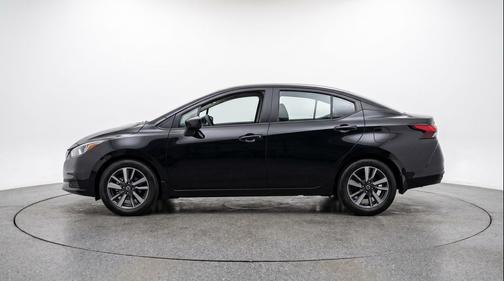 Super Black 2025 Nissan Versa 1.6 SV