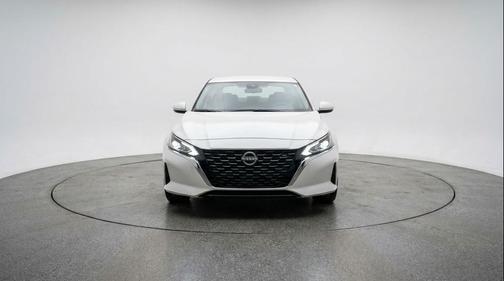Glacier White 2025 Nissan Altima SV FWD
