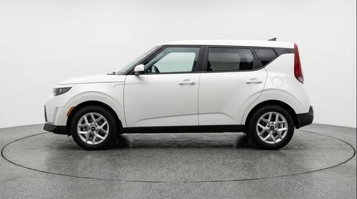 Snow White Pearl 2025 Kia Soul LX