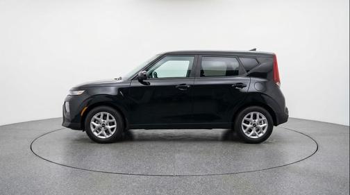 Fusion Black 2025 Kia Soul LX