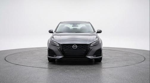 Gun Metallic 2025 Nissan Altima SV FWD