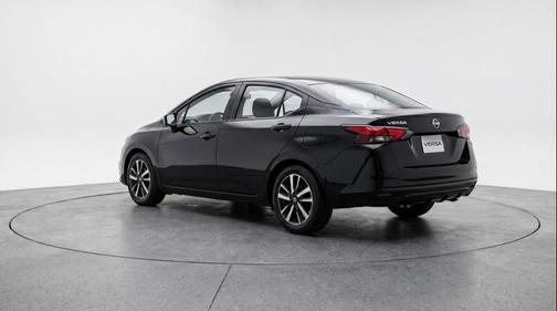 Super Black 2025 Nissan Versa 1.6 SV