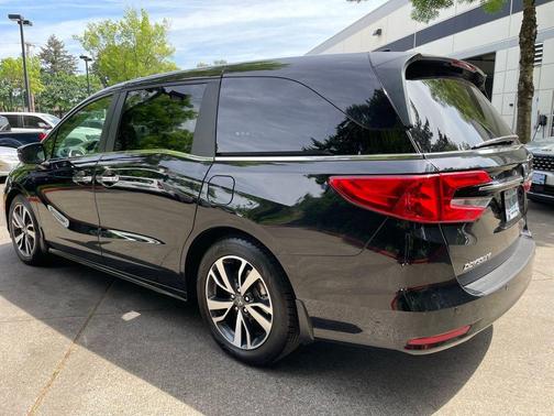 Crystal Black Pearl 2021 Honda Odyssey Touring