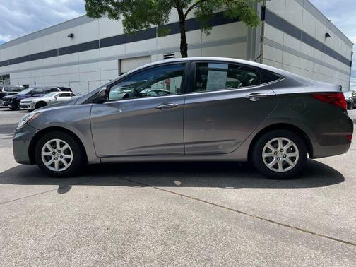 Triathlon Gray Metallic 2014 Hyundai Accent GLS