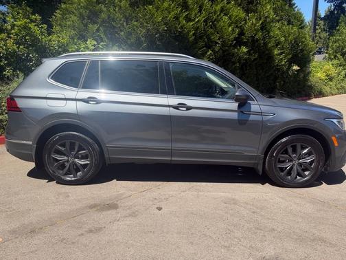 Gray 2024 Volkswagen Tiguan 2.0T SE
