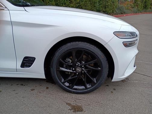 2022 Genesis G70 2.0T