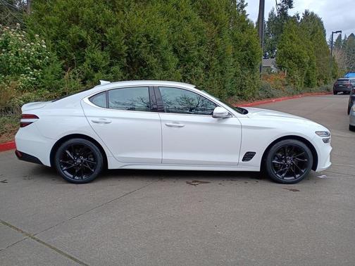 2022 Genesis G70 2.0T