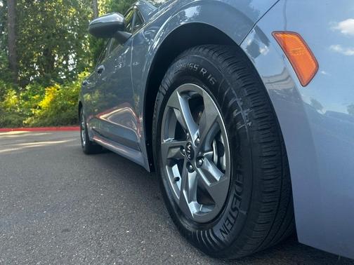 2021 Kia K5 LXS